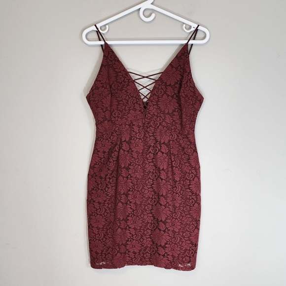 ASTR The Label Burgundy Lace Cocktail Dress Sz. Large - Picture 3 of 10